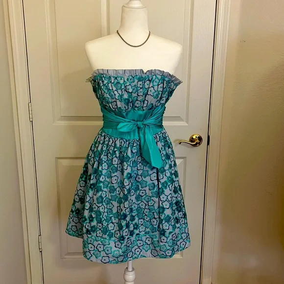 Betsey Johnson | Dresses | Size 6 Front Tie Sash Blue Betsey Johnson Strapless Dress | Poshmark Betsey Johnson | Dresses | Size 6 Front Tie Sash Blue Betsey Johnson Strapless Dress | Poshmark